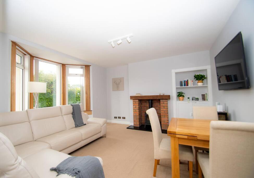 Linburn Near Edinburgh Villa
