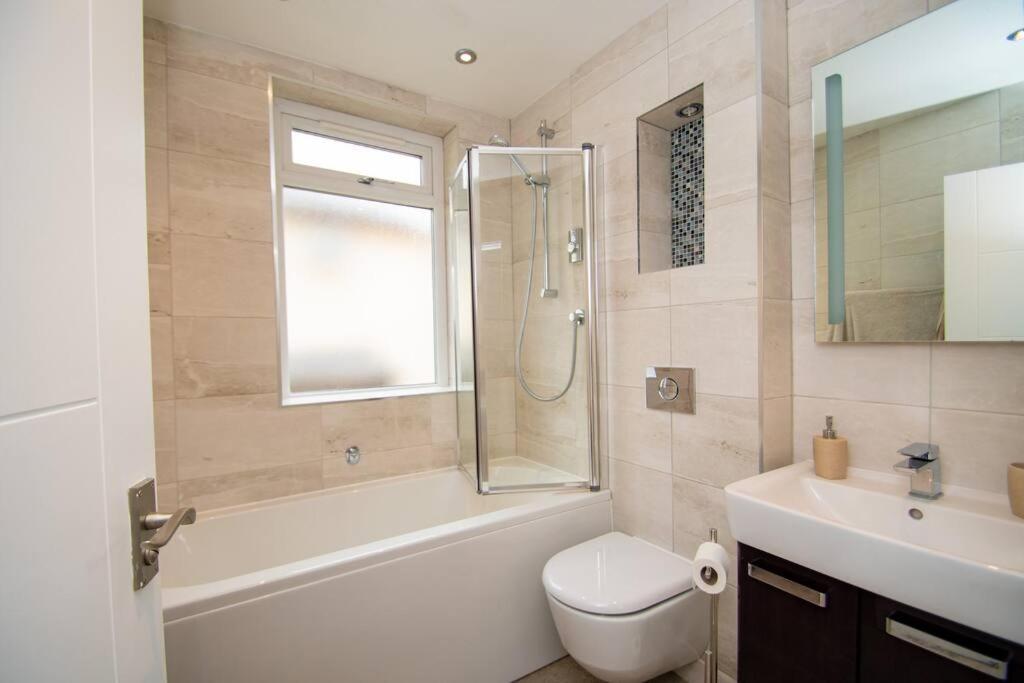 Linburn Near Edinburgh * Dunfermline